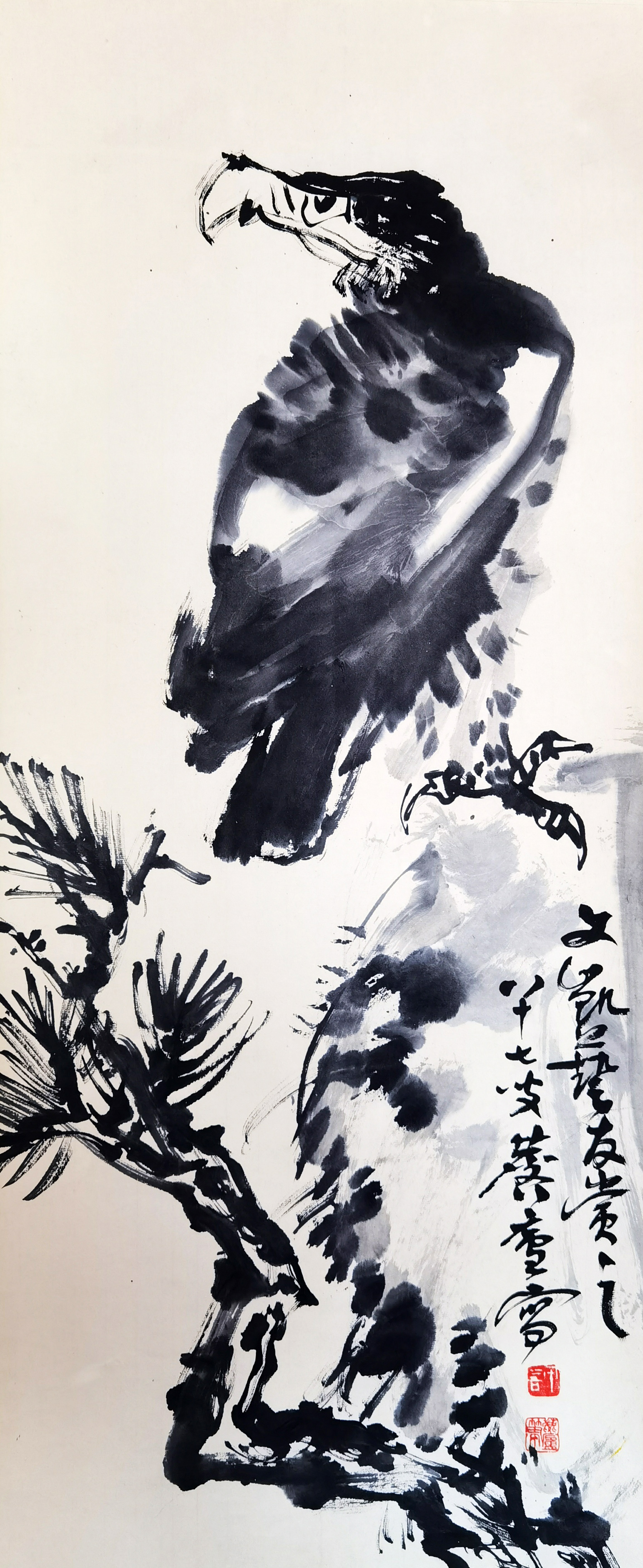 许麟庐     鹰石图